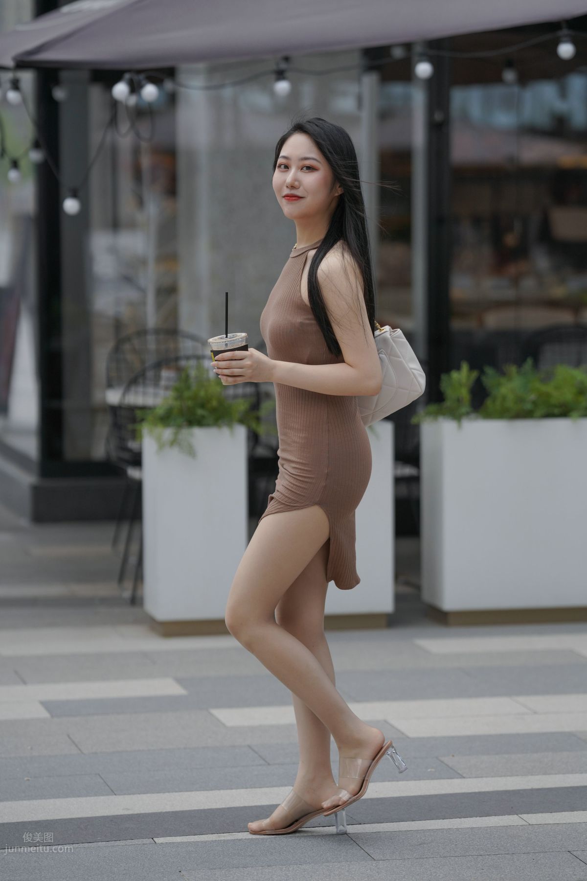 [魔鏡街拍] 114 凱恩街拍作品 搭讪包臀裙美女 267