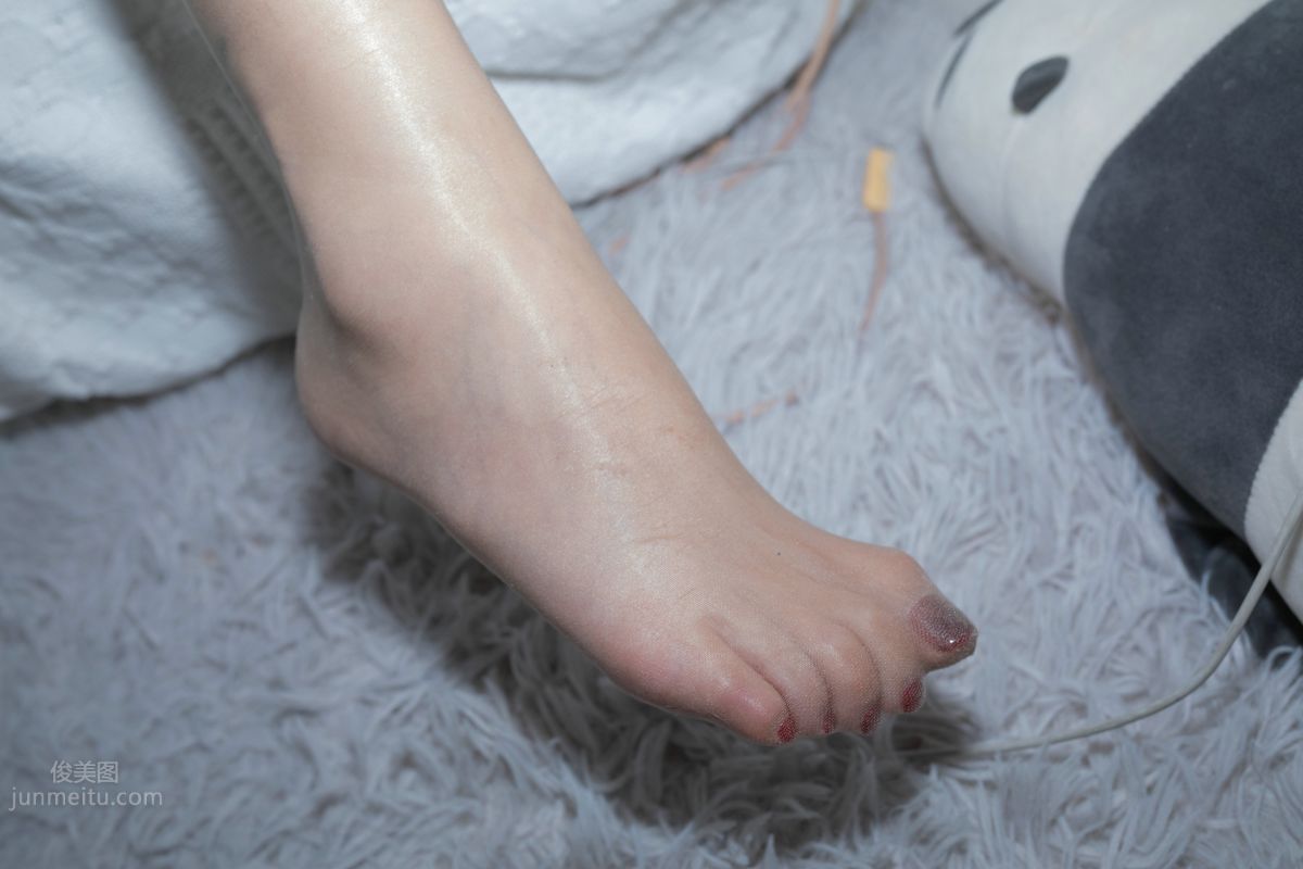 [魔鏡街拍] 116 好養眼的白裙美眉 48