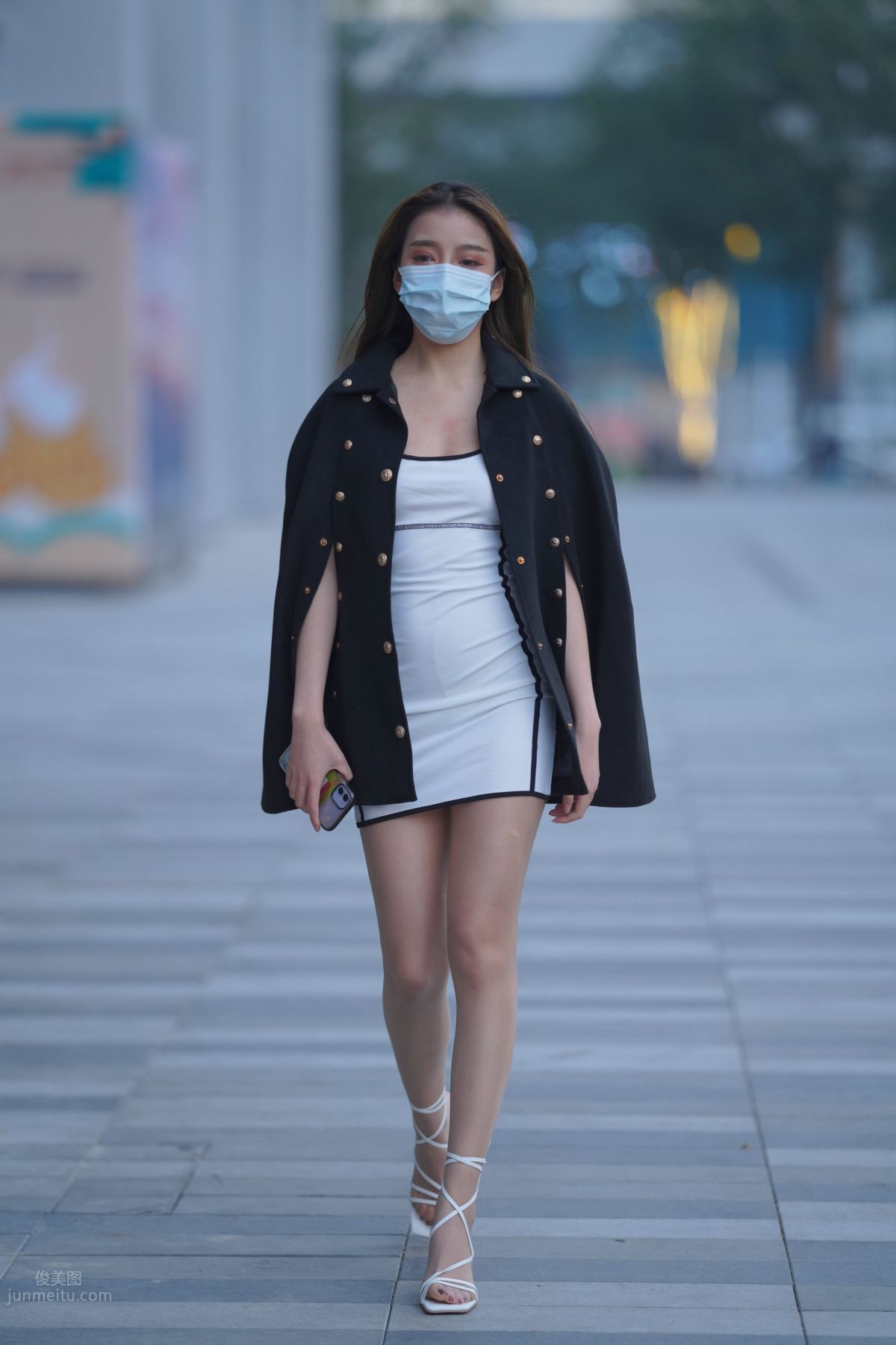 [魔鏡街拍] 116 好養眼的白裙美眉 86