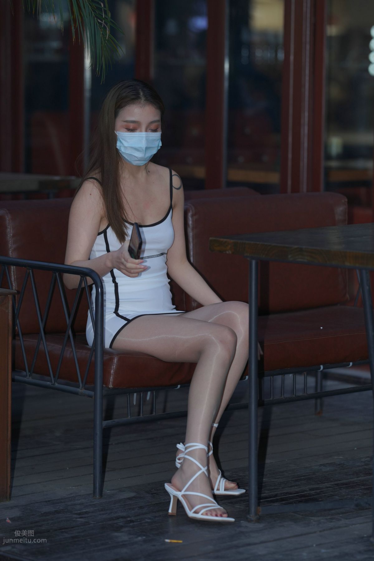 [魔鏡街拍] 116 好養眼的白裙美眉 376