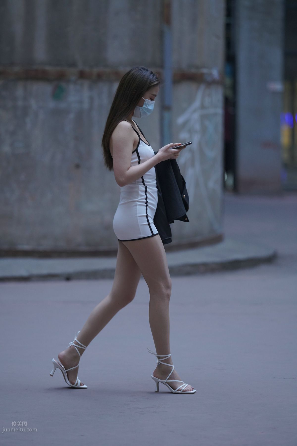 [魔鏡街拍] 116 好養眼的白裙美眉 204