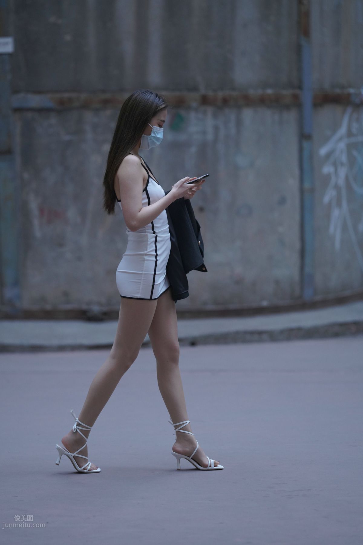 [魔鏡街拍] 116 好養眼的白裙美眉 203