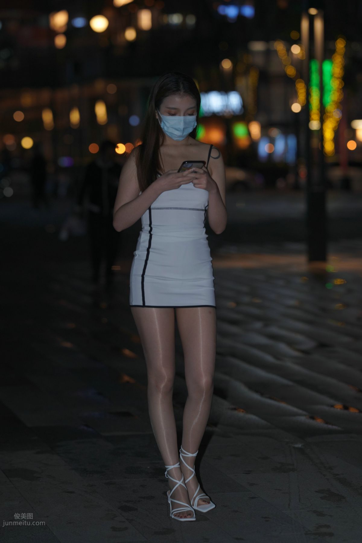 [魔鏡街拍] 116 好養眼的白裙美眉 408