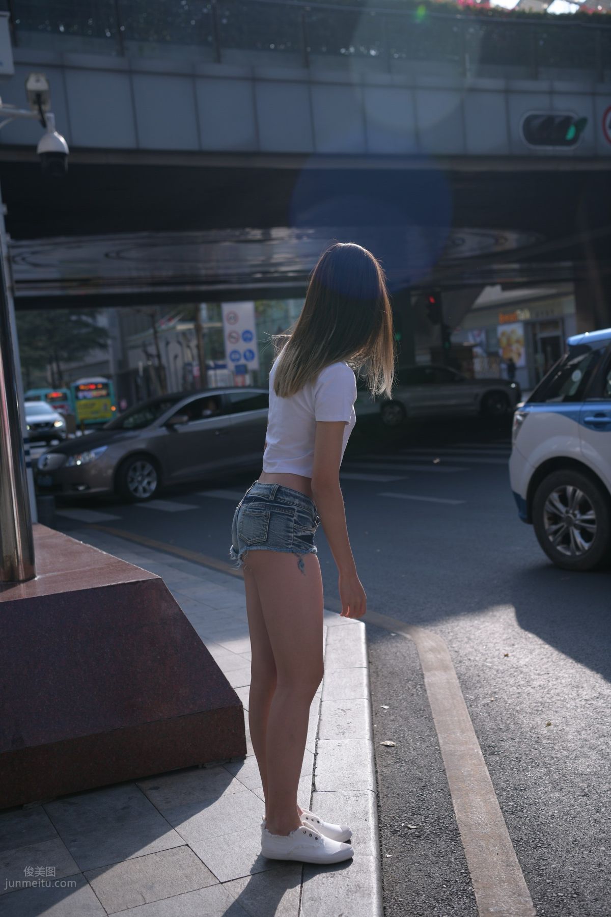 [魔鏡街拍] 126 非常性感的牛仔熱褲女孩 107