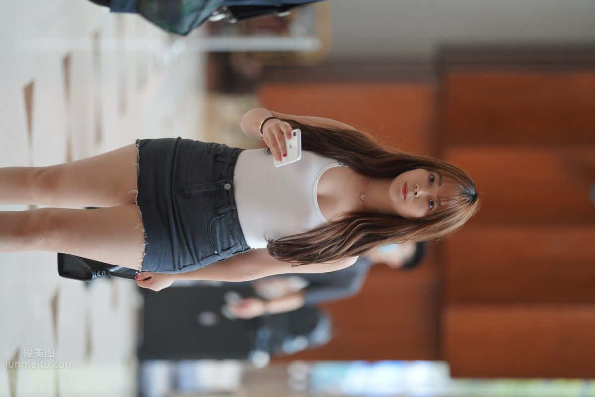 [魔鏡街拍] 131 微胖的牛仔短裙美女 286