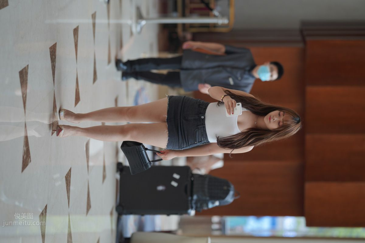 [魔鏡街拍] 131 微胖的牛仔短裙美女 290