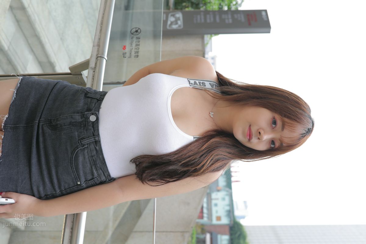 [魔鏡街拍] 131 微胖的牛仔短裙美女 398
