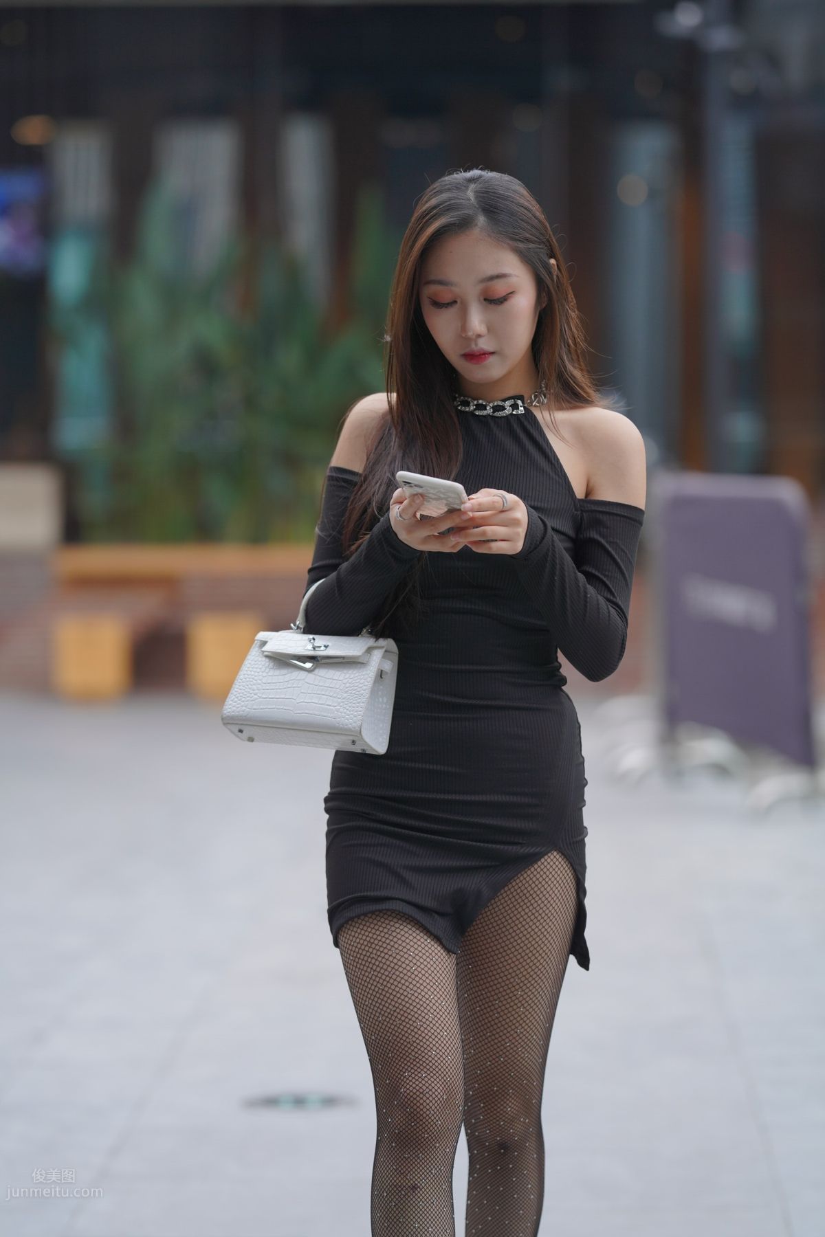 [魔鏡街拍] 133 非常性感的網襪小姐姐 17