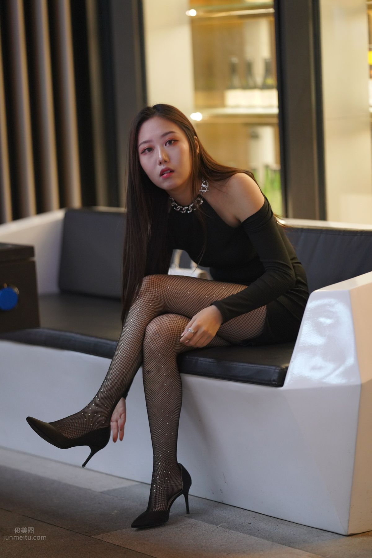 [魔鏡街拍] 133 非常性感的網襪小姐姐 101