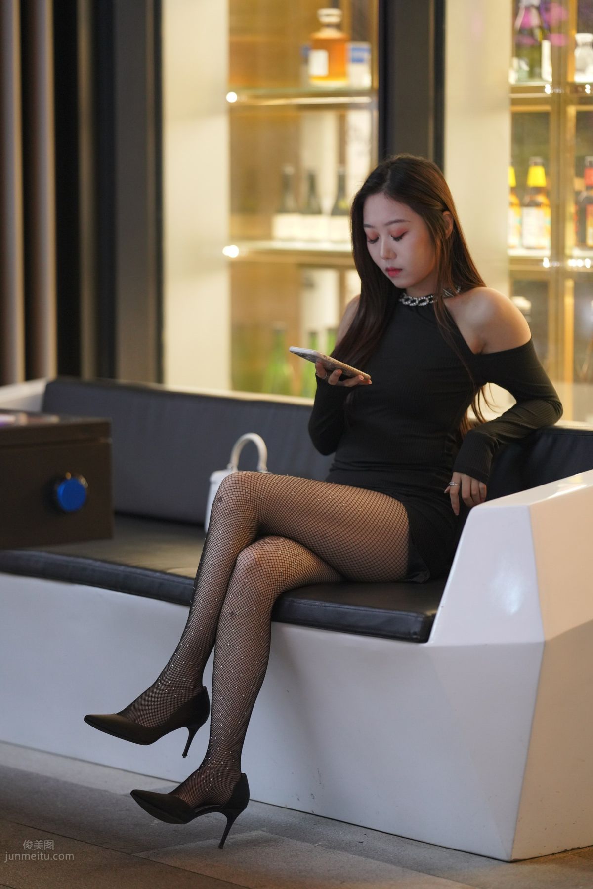 [魔鏡街拍] 133 非常性感的網襪小姐姐 119