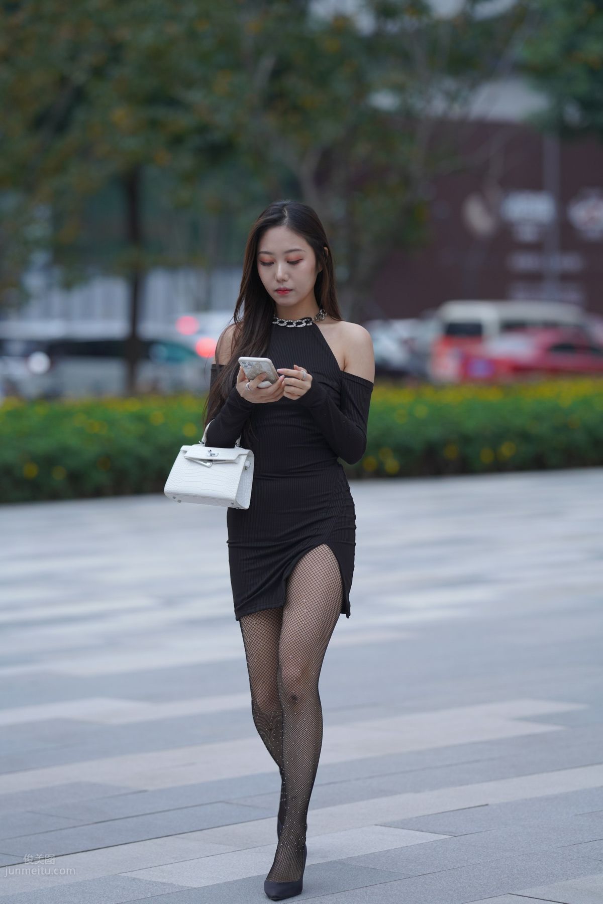 [魔鏡街拍] 133 非常性感的網襪小姐姐 132