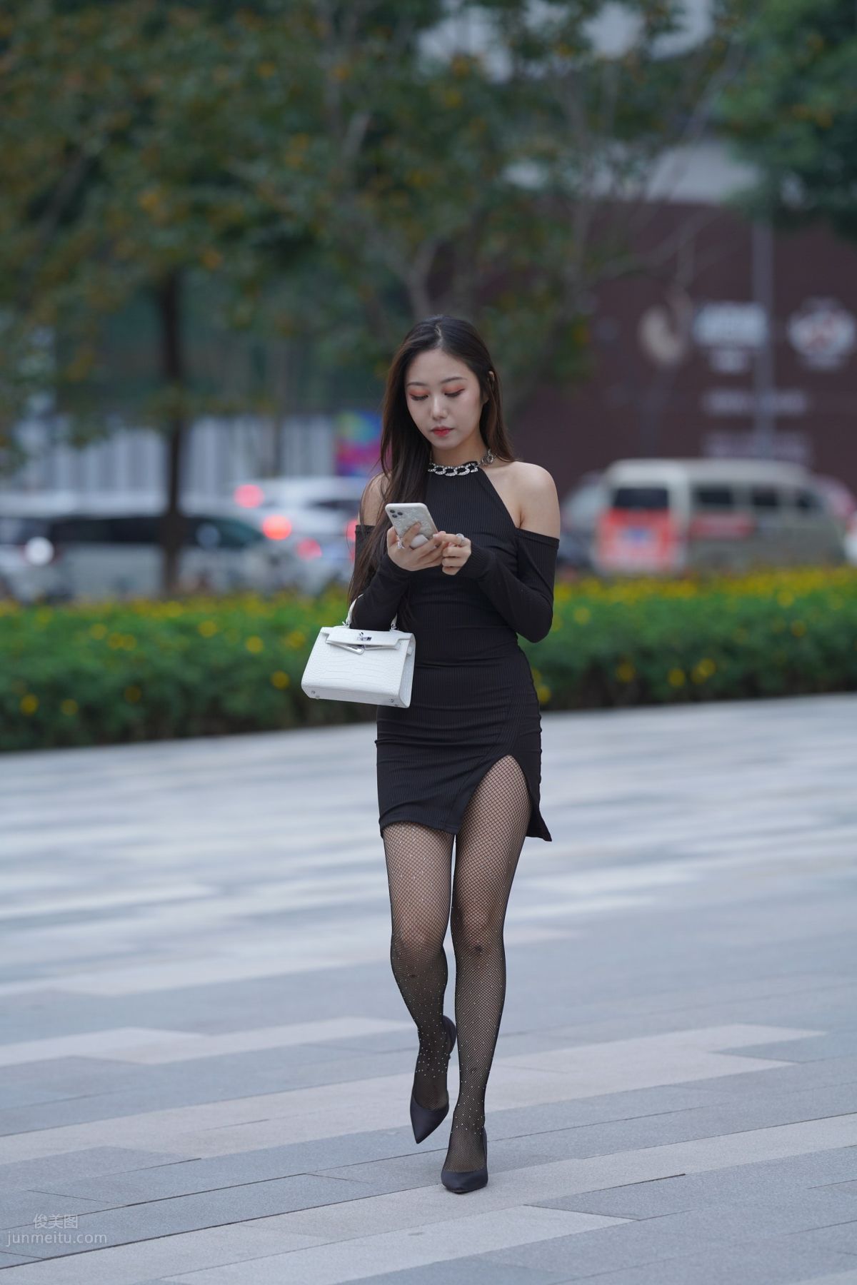 [魔鏡街拍] 133 非常性感的網襪小姐姐 137