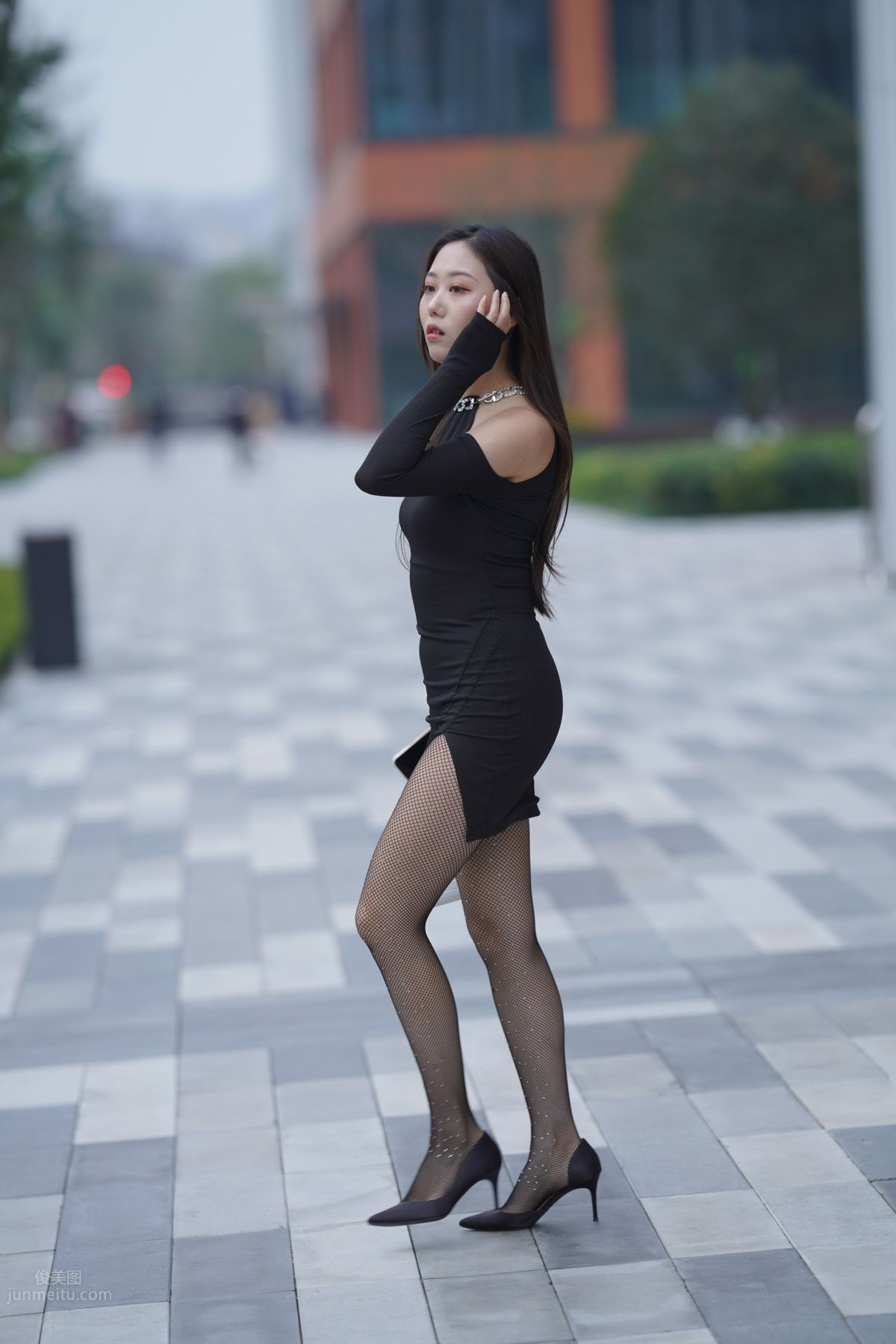 [魔鏡街拍] 133 非常性感的網襪小姐姐 180