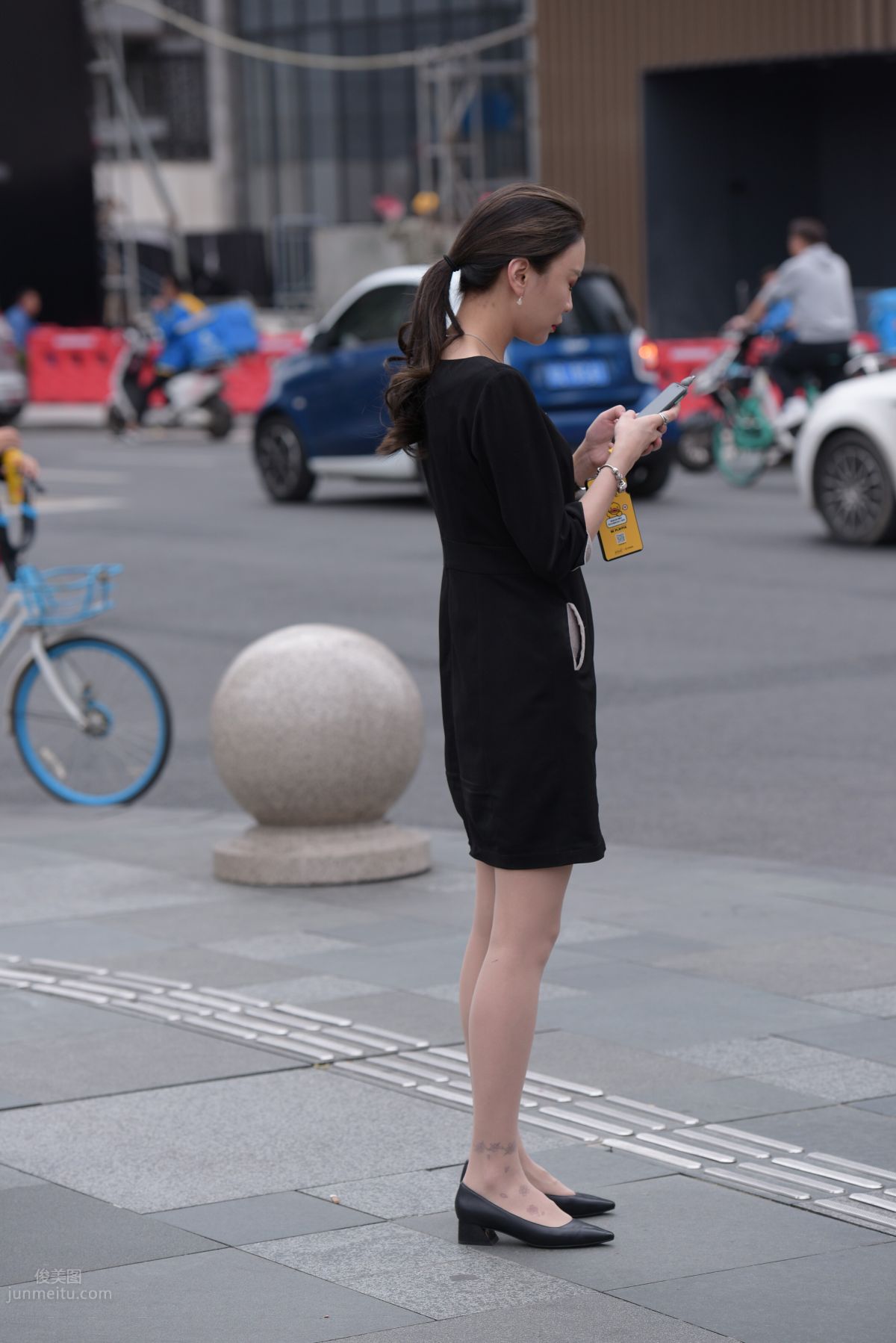 魔鏡街拍 NO.163 街拍黑色連衣裙小姐姐 38